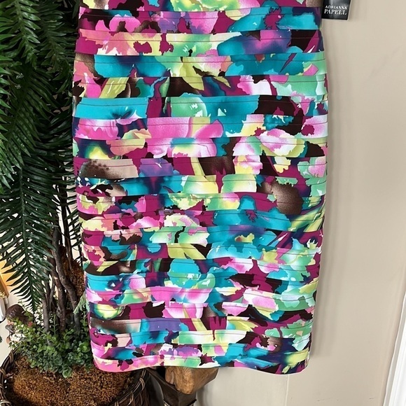 Brand New Adrianna Papell Multicolored Fitted Bandage Dress V-Neck Floral - Picture 3 of 13